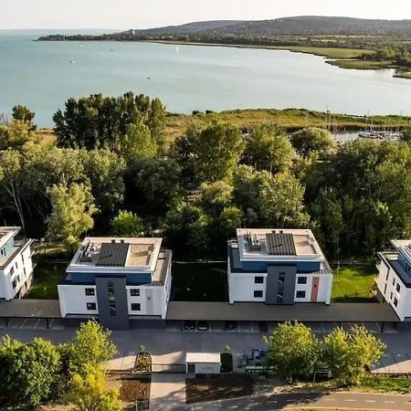Fuzliget2- Skiff Apartment *